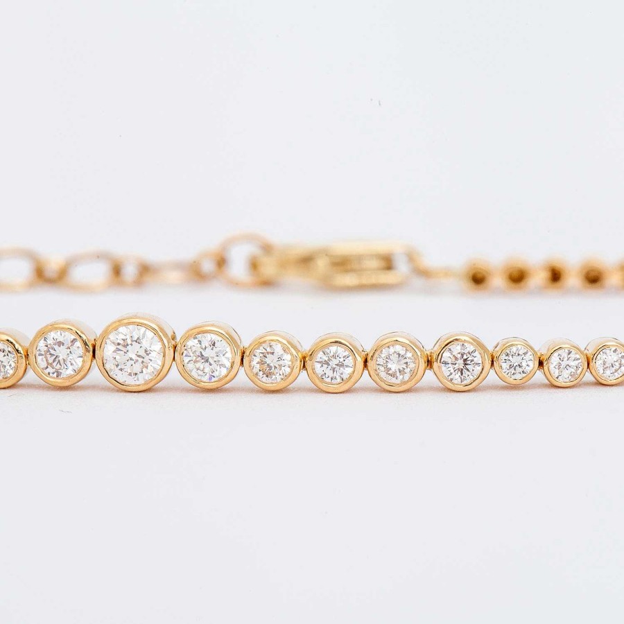 Bracelets No.3 | Graduated Round Diamond Half Tennis Bracelet