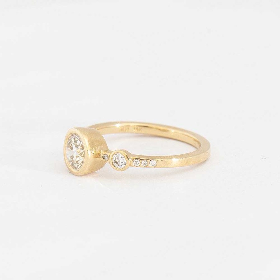 Rings M. Hisae | 0.76 Ct Narrow Crown Theia Ring