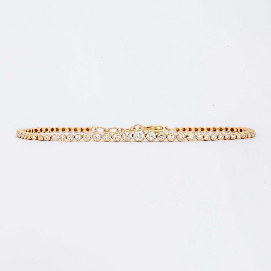 Bracelets No.3 | Graduated Round Diamond Half Tennis Bracelet