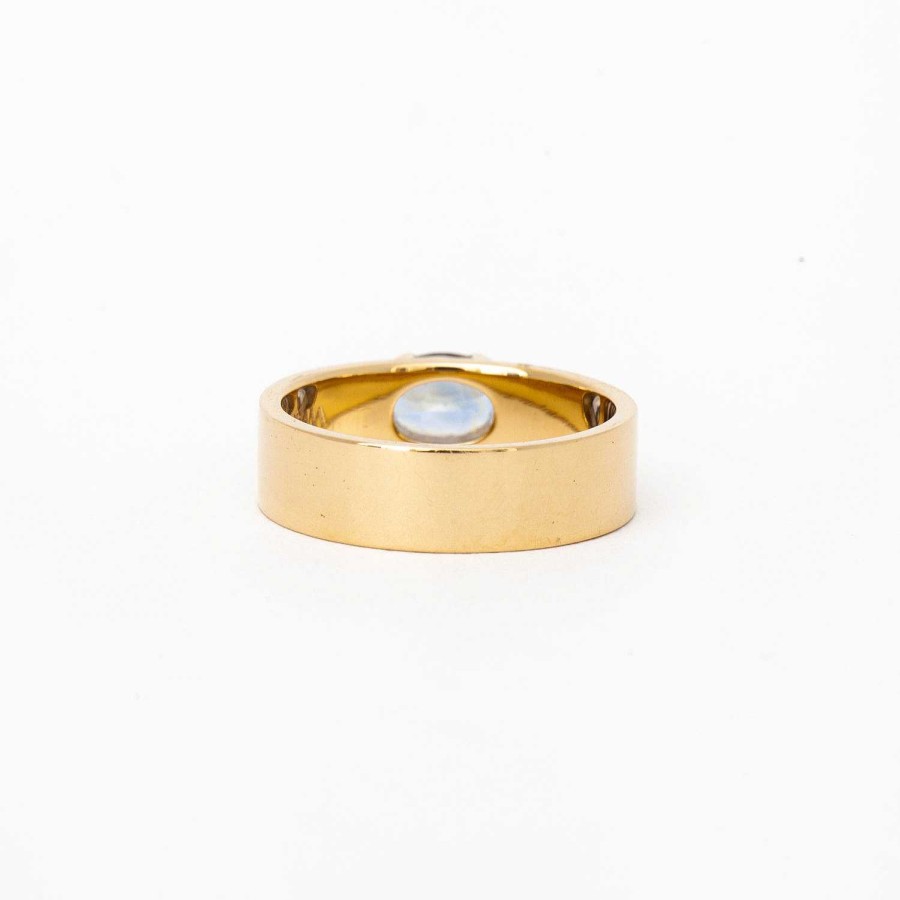 Rings WWAKE | 1.01 Ct Oval Sapphire Menhir No. 9 Ring