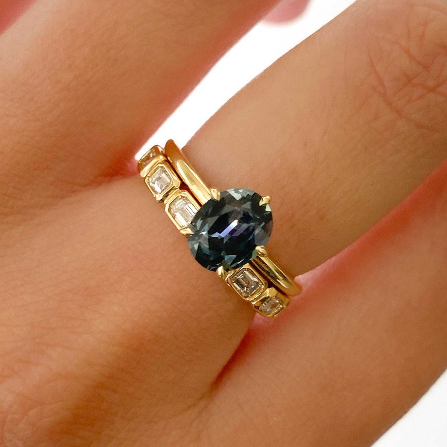 Rings The Future Fine | 1.56 Ct Oval Montana Color-Change Sapphire Vault Ring