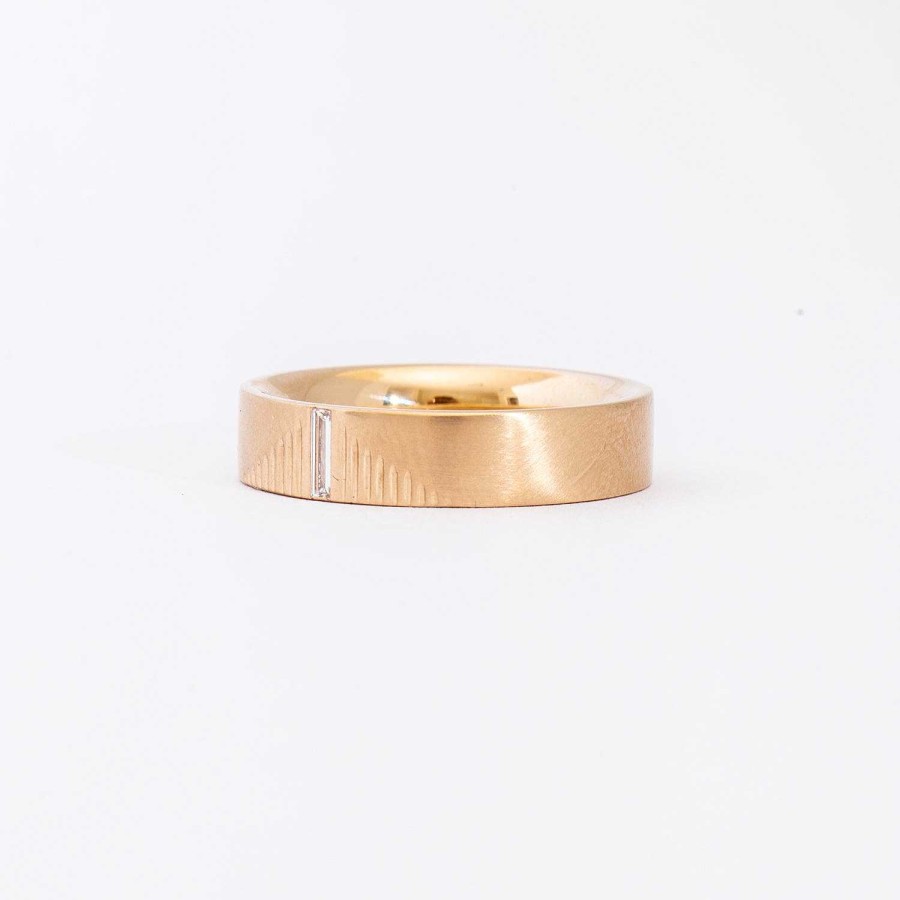 Rings Artemer | Classic Baguette Band + Custom Pyramid Engraving